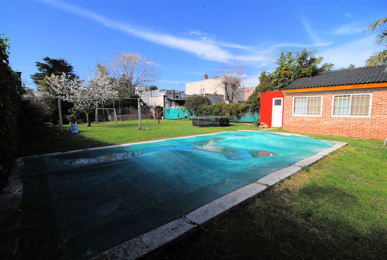 Parque y piscina